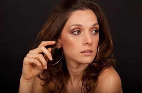 Teraz jednak zachwyciła swoich fanów. Violetta Polska: O modzie i urodzie: Poznajmy bliżej Carlę ...