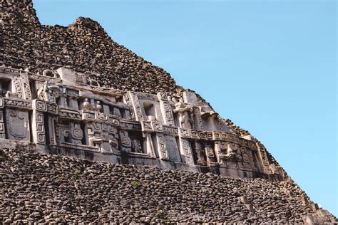 Xunantunich Maya ruïnes bij San Ignacio The Orange Backpack