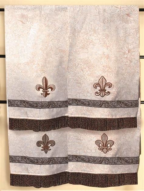 Adorned with the beloved classic fleur de lis, it captures the essence of vintage french style. Fleur De Lis Bathroom Decor Awesome Fleur De Lis ...