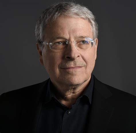 Er nahm die zur damaligen zeit bekannten verfahren, verbesserte sie und stellte ein bündis aus allen her. Lawrence Kasdan: „Du kannst ‚Star Wars' nicht entkommen ...
