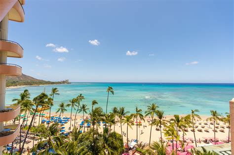 Every 4th Night Free At The Royal Hawaiian A Luxury Collection Resort