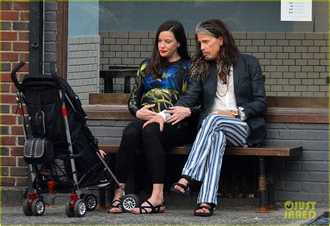 Liv Tyler Gets In Father Daughter Bonding With Dad Steven Tyler Photo 3690331 Liv Tyler
