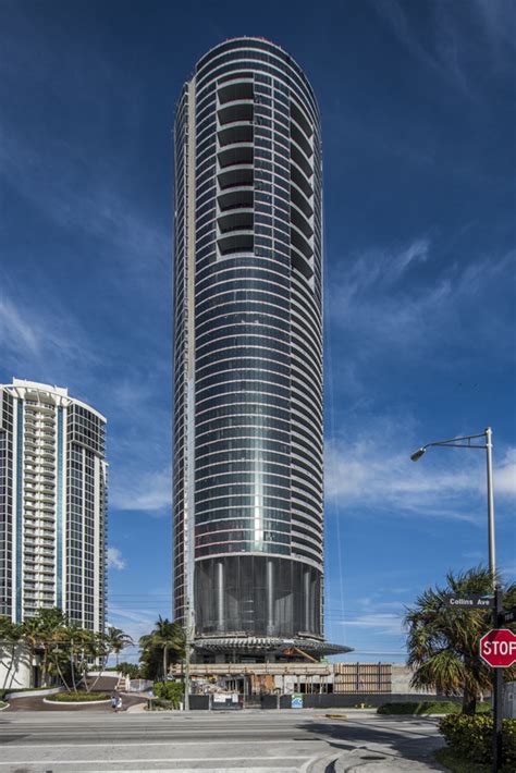 Miamis Porsche Design Tower A Bland Monument Of Hubris In The Face Of
