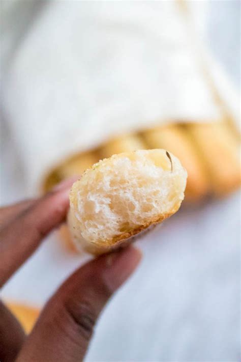 Homemade Garlic Butter Breadsticks ~ Recipe Queenslee Appétit