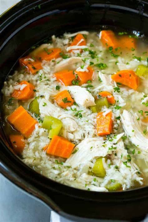 Chicken and wild rice soup is a perfect meal for busy, chilly nights, it makes great leftovers & freezes well too! Slow Cooker Chicken and Rice Soup | The Recipe Critic