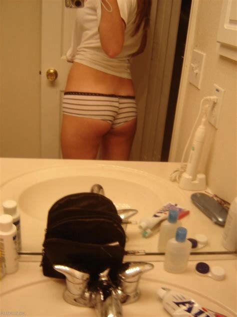 Gallery Selfshots Blonde Show Her Naked Body Picture