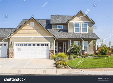 Perfectly Manicured Suburban House On Beautiful Stock Photo 150431942