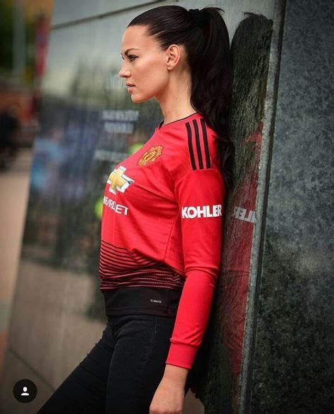 Pin By Artem Kozachok On Football Girls Manchester United Players Manchester United Football