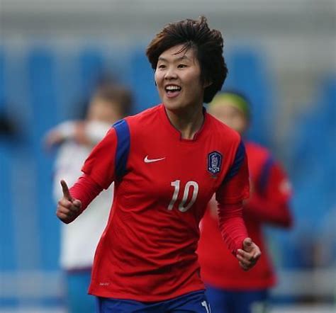 Ji So Yun Named Pfa Womens Players Player Of The Year 2015