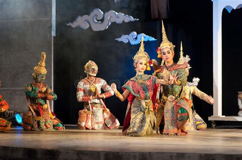 Demostración Khon Tailandesa De La Danza Del Drama De La Cultura Imagen