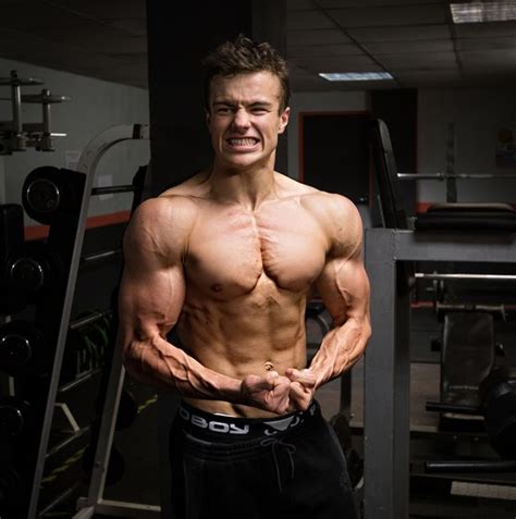 Teen Bounces Back From Serious Illness To Become Super Ripped