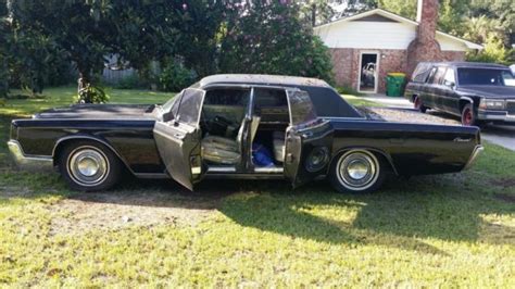 Lincoln Continental Suicide Doors Classic Lincoln Iconic Vehicle For