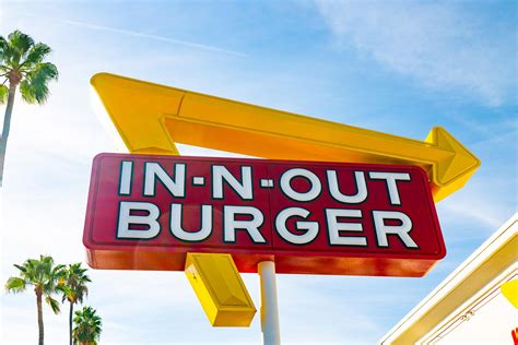 The Real Reason In N Out Won’t Open Restaurants On The East Coast Taste Of Home