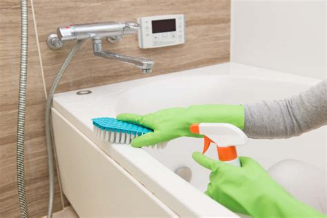 5 Tips For Cleaning Your Bathroom Faster And Better Than Ever By
