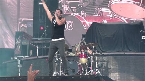 Skillet Sick Of It Live Feq 2013 Youtube