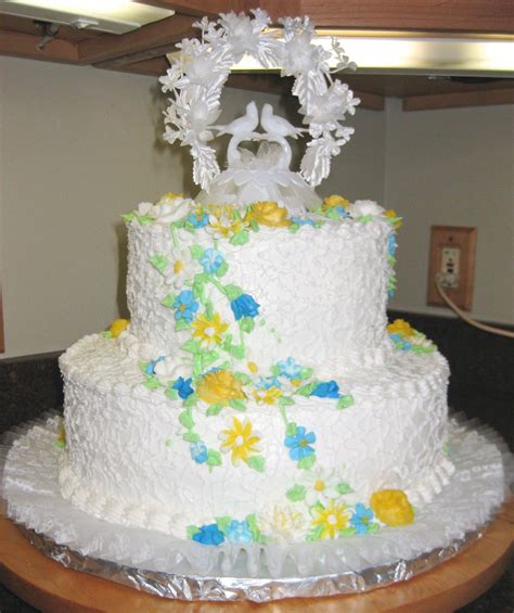 Repeat with remaining layer and crumb coat the cake. Double Layer Wedding Cake Pic 3 : Cake Ideas by Prayface.net