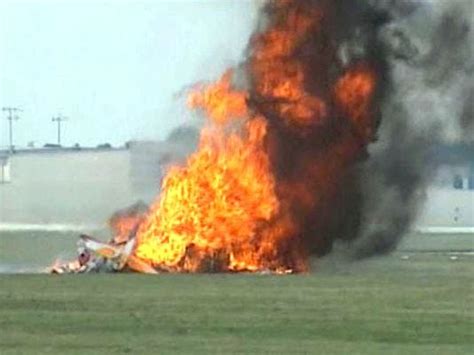 Plane With Wing Walker Crashes During Air Show In Western Ohio Us