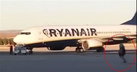 Shocking Footage Shows Ryanair Passenger Running Across