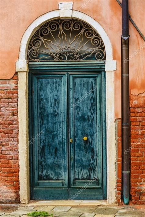 Alte Türen In Venedig Italien — Stockfoto © Gorilla 68569323