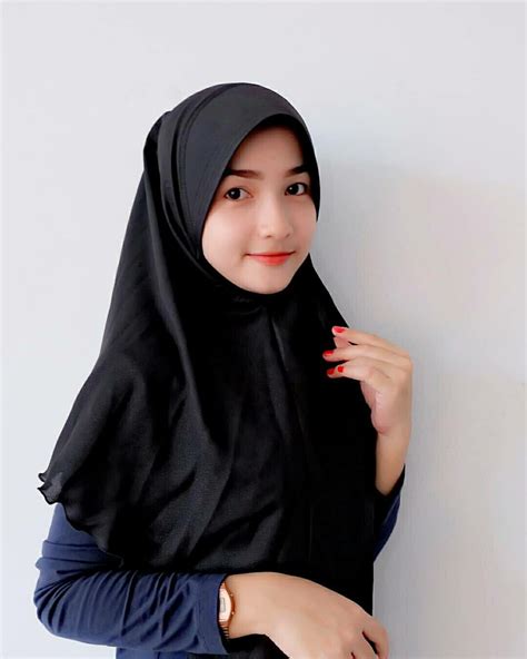 Pin Oleh Son Di Beautiful Hijab Gaya Hijab Mode Wanita Selebriti