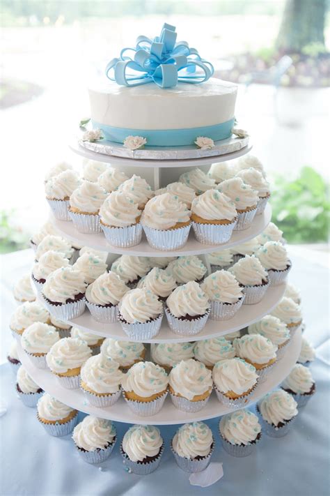 Delicious & delivered free uk delivery. Blue and White Cupcake Tower With Cake