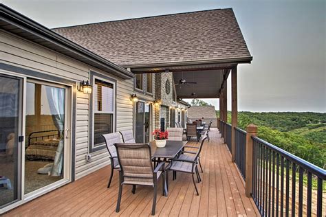 Airbnb.com has been visited by 100k+ users in the past month Grand Branson Cabin w/ Table Rock Lake View Has Central ...