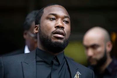 Meek Mills Decade Of Legal Woes Prison Probation And A Clash With A Judge