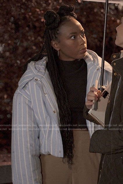 Wornontv Whitneys Blue Striped Cropped Puffer Jacket On The Sex Lives Of College Girls Alyah