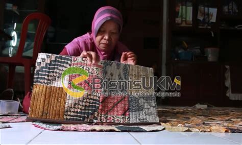 Tapi, material apa yang paling efektif dan nyaman untuk menjadi bahan utama pembuatan masker kain? Ide Sederhana, Nenek 63 Tahun Lahirkan Usaha Kerajinan Kain Perca