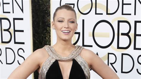 blake lively has deleted all of her instagram posts and now follows just 27 people ladbible