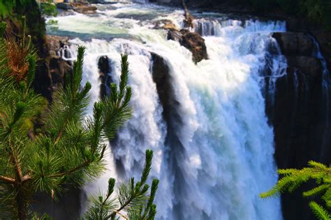 Snoqualmie Falls waterfall landscape image - Free stock photo - Public Domain photo - CC0 Images