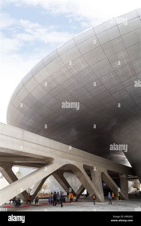 People At The Futuristic Dongdaemun Design Plaza Ddp In Seoul South