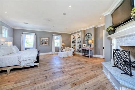 75 Master Bedrooms With Hardwood Flooring Photos Living Room