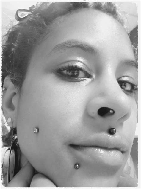 Cheek Medusa Lippen Piercing Kombination Hurt Industries