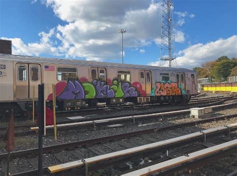 40 Not So Clean Trains From New York City I Love Graffiti De