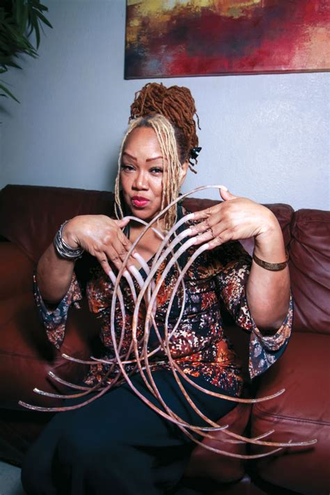 This Houston Woman Has The Longest Fingernails In The World Houstonia