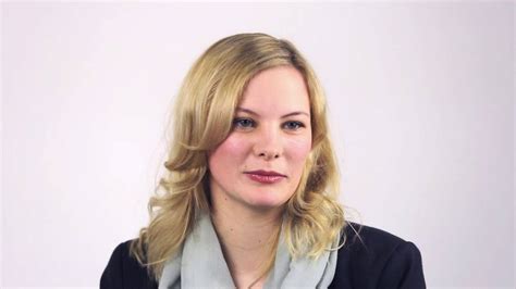 Steuerfachangestellte Jennifer Hof Vom Laufsteg In Die Kanzlei Youtube