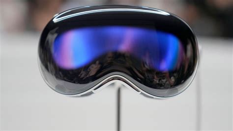 Apples Vision Pro Goggles Unleash A Mixed Reality That Could Lead To