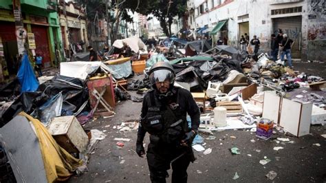 Brazil Police Raid Sao Paulo Crackland And Make Arrests Bbc News
