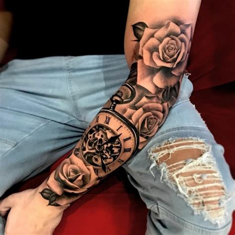 Top tatuagem de homem no braço