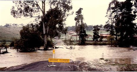 Yarra Plenty Library Local History : Diamond Creek under flood