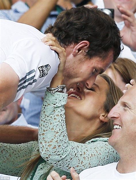 Andy Murray Gets A Kiss From His Girlfriend Kim Sears After Becoming Wimbledon Mens Champion