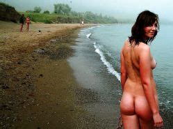Wife Goes Nude At The Beach Around Strangers Jack Off Porn Pictures