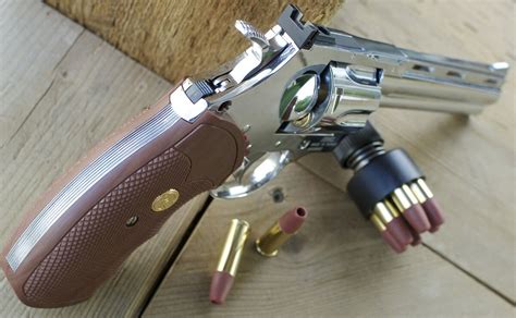Umarex Colt Python 357 Magnum Chrome Co2 Bb Revolver Table Top Review