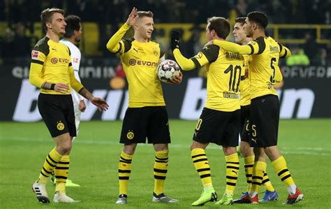Totally, borussia dortmund and werder bremen fought for 15 times before. Bundesliga: Borussia Dortmund sigue firme en la punta tras ...