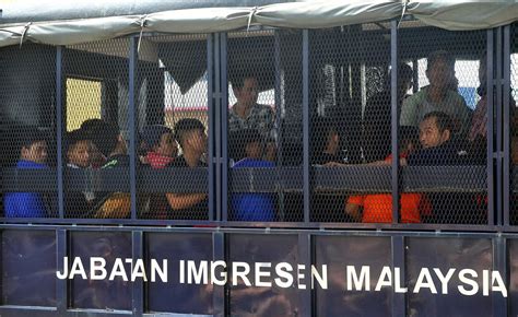 Illegal immigrants in malaysia comprise a substantial portion of the malaysian population with most of them coming from the nearby southeast asian countries such as indonesia, philippines, thailand, vietnam, cambodia, laos, myanmar and other asian countries like bangladesh, pakistan, nepal. MALAYSIA After the amnesty, Kuala Lumpur goes after ...