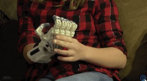 3d Printed Hand S Get The Best  On Giphy