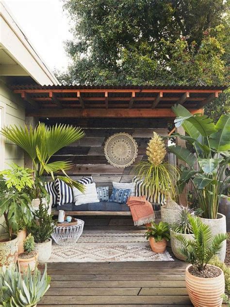 35 Creative Garden Bench Ideas For Your Cozy Spot Homemydesign