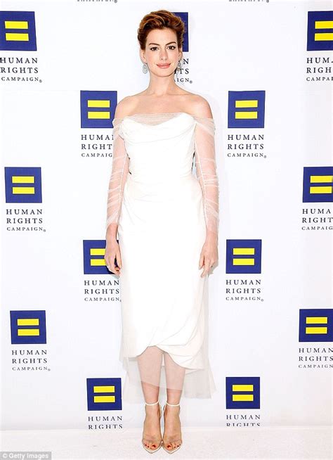 Anne Hathaway Is The Picture Of Elegance In White Gown As She S Honored For Her Activism In Dc