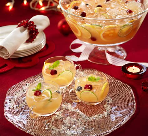 10 Holiday Punch Recipes to Add Spirit to the Party | Punch recipes, Recipes, Party punch recipes